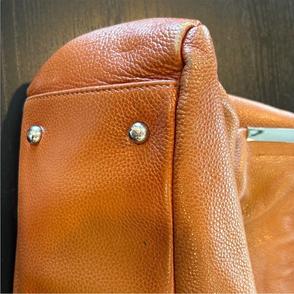Chic Brown Leather Shoulder Bag - Picture 13 of 14